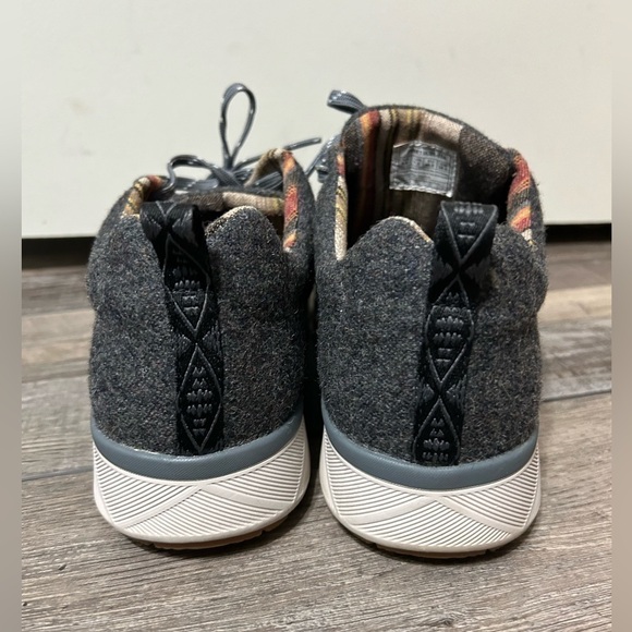 Pendleton Wool Sneaker shoe Dark Gray Lace Up vibram sole - Picture 4 of 7